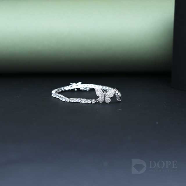 Women's Butterfly Shape Round Cut Diamond Bracelet Alternate View