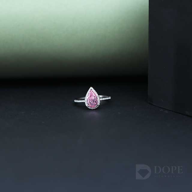 Trendy Pear Cut Lab Grown Diamond Ring For Anniversary gift Alternate View