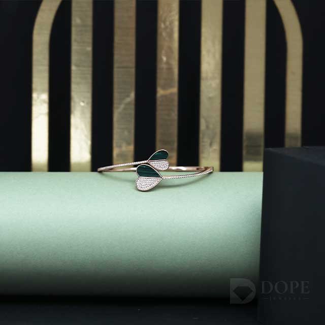 Pretty Heart Shape Round Diamond Stiff Bracelet