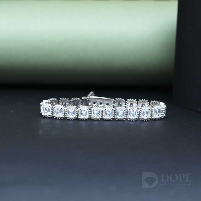Women's Radiant Cut Loose Diamond Bracelet Alternate View