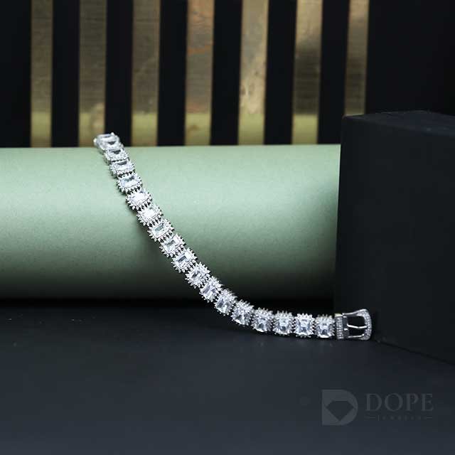 Women's Radiant Cut Loose Diamond Bracelet