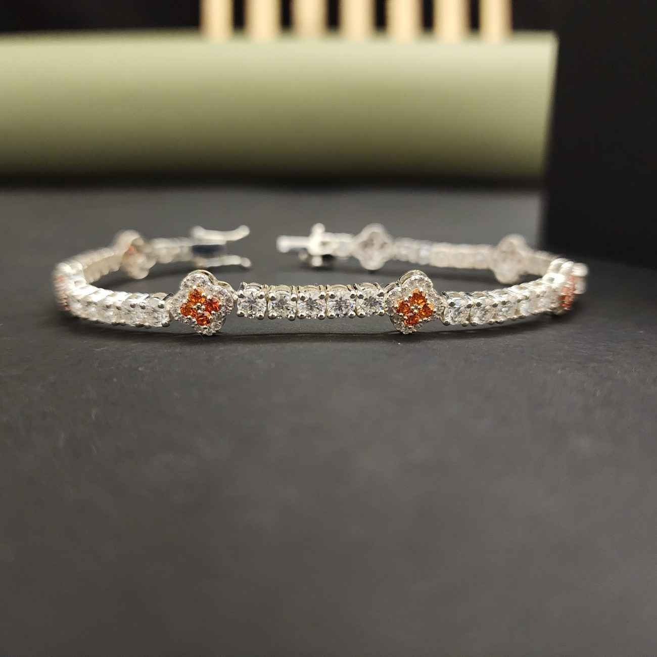 Unique Designer Round Cut Diamond Bracelet For Anniversary Gift Alternate View
