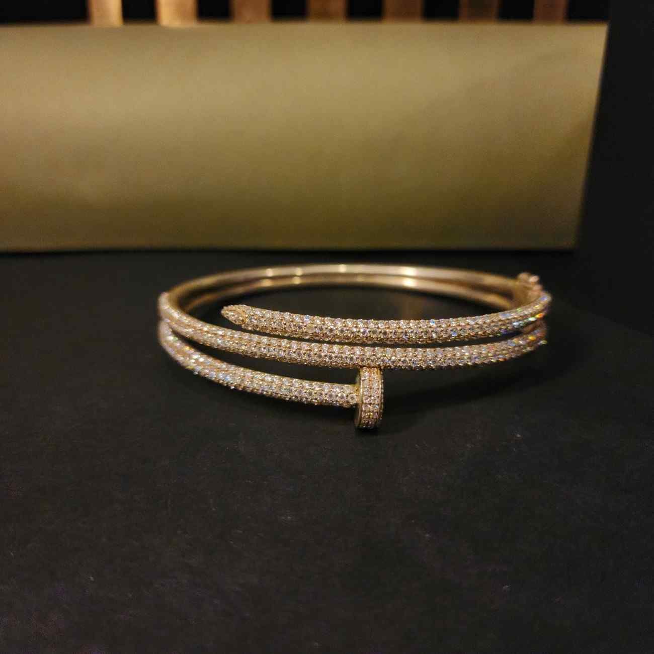 Designer Round Cut Stiff Diamond Bracelet For Women's