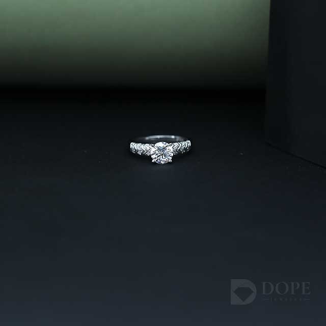 Stunning Classic Round Cut Diamond Ring Alternate View