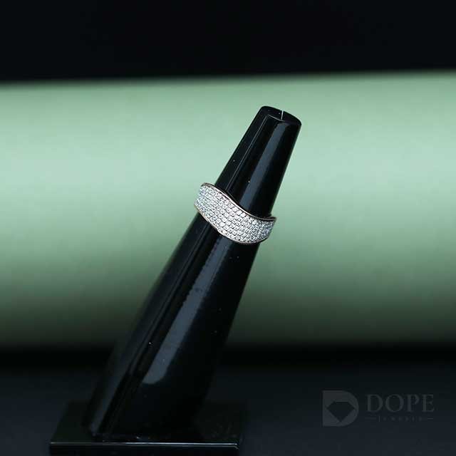 Men's Luxury Pave Round Diamond Wedding Band