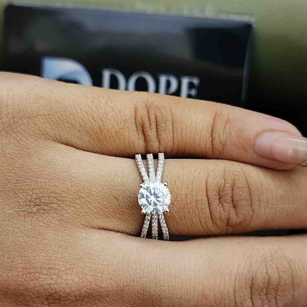 Classic Round Cut Lab Grown Diamond Ring Alternate View
