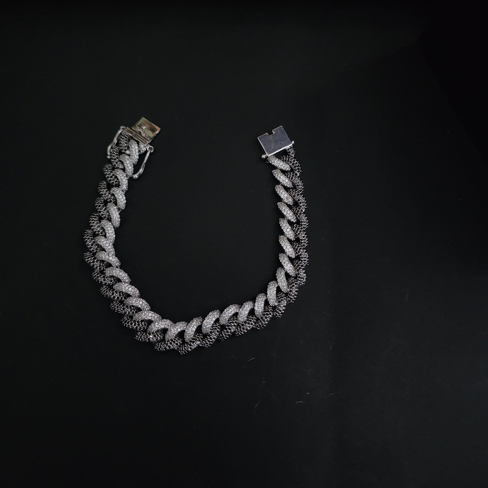 Luxury Men's Round Cut Cuban Diamond Bracelet Alternate View