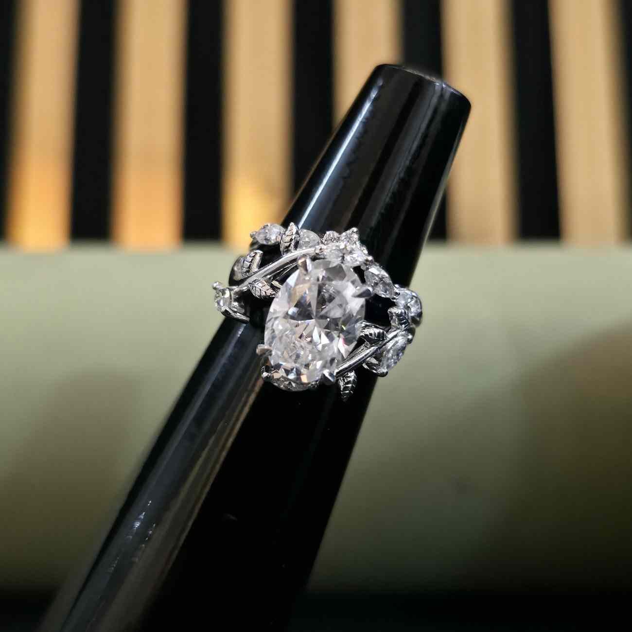Women's vintage Floral Leaf Oval Cut Lab Grown Diamond Ring