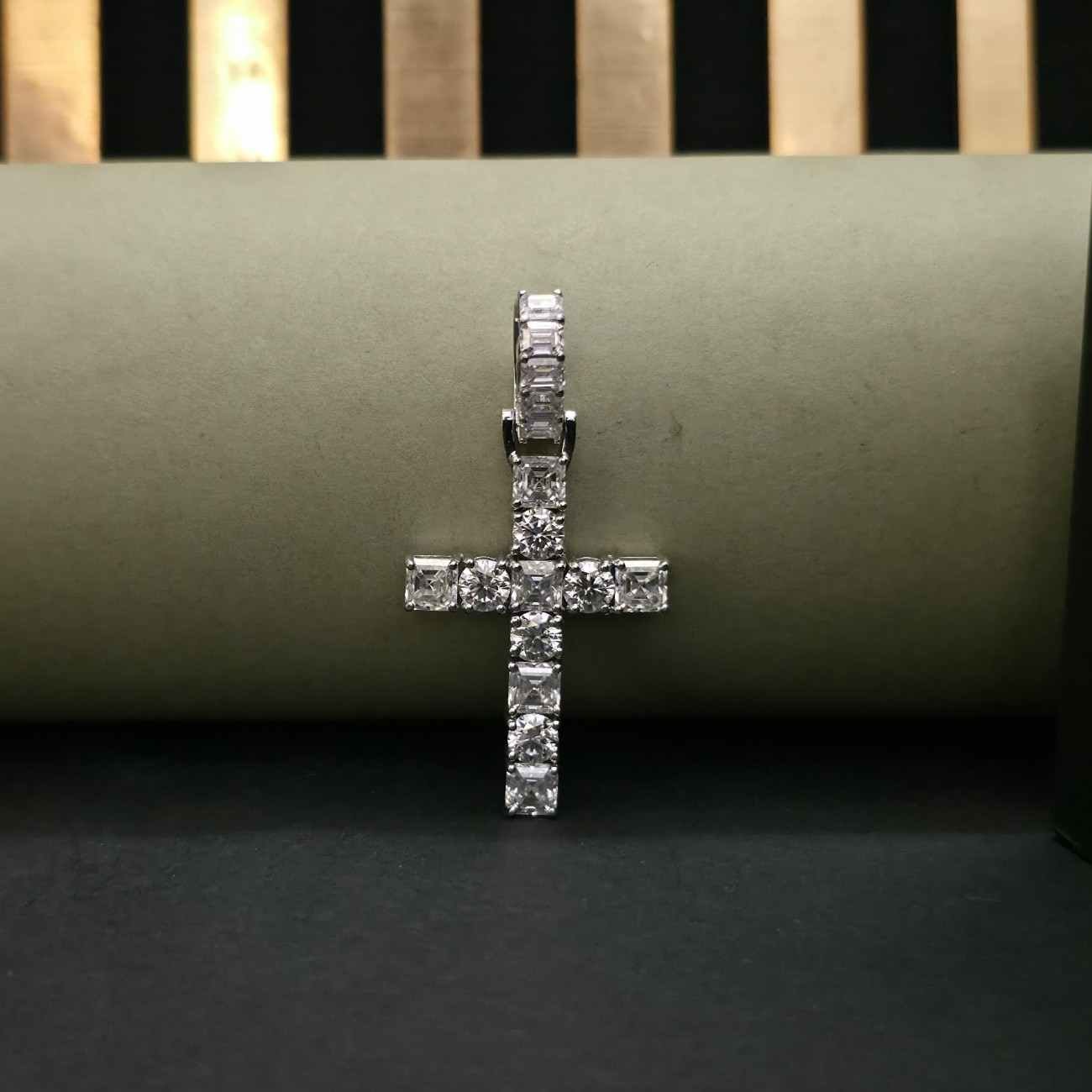 Full Iced Out Hip Hop Cross Diamond Pendant