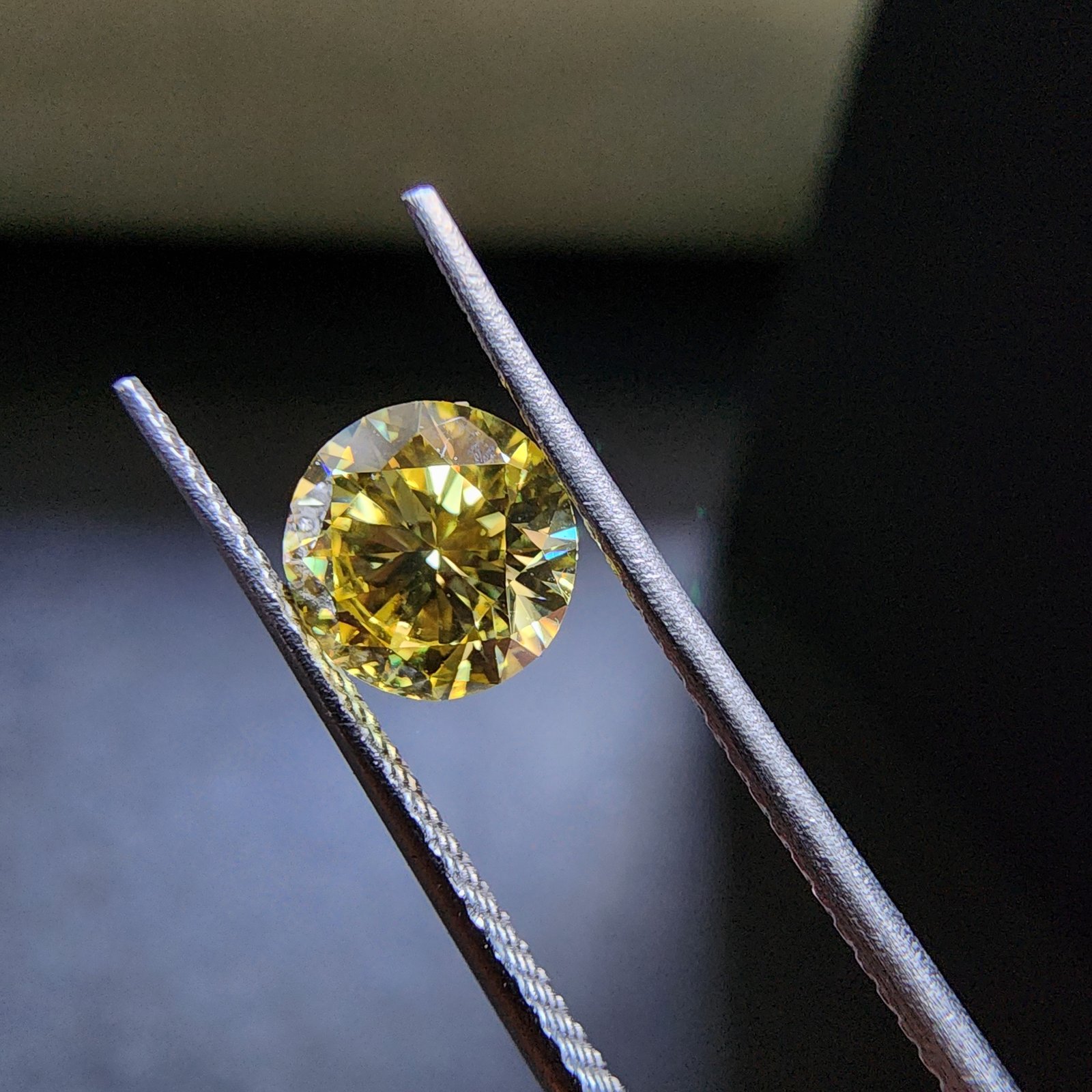 Exclusive Sparkle 0.75CT Fancy Yellow Round CVD Lab Grown Diamond with Filled Clarity IGI Certified