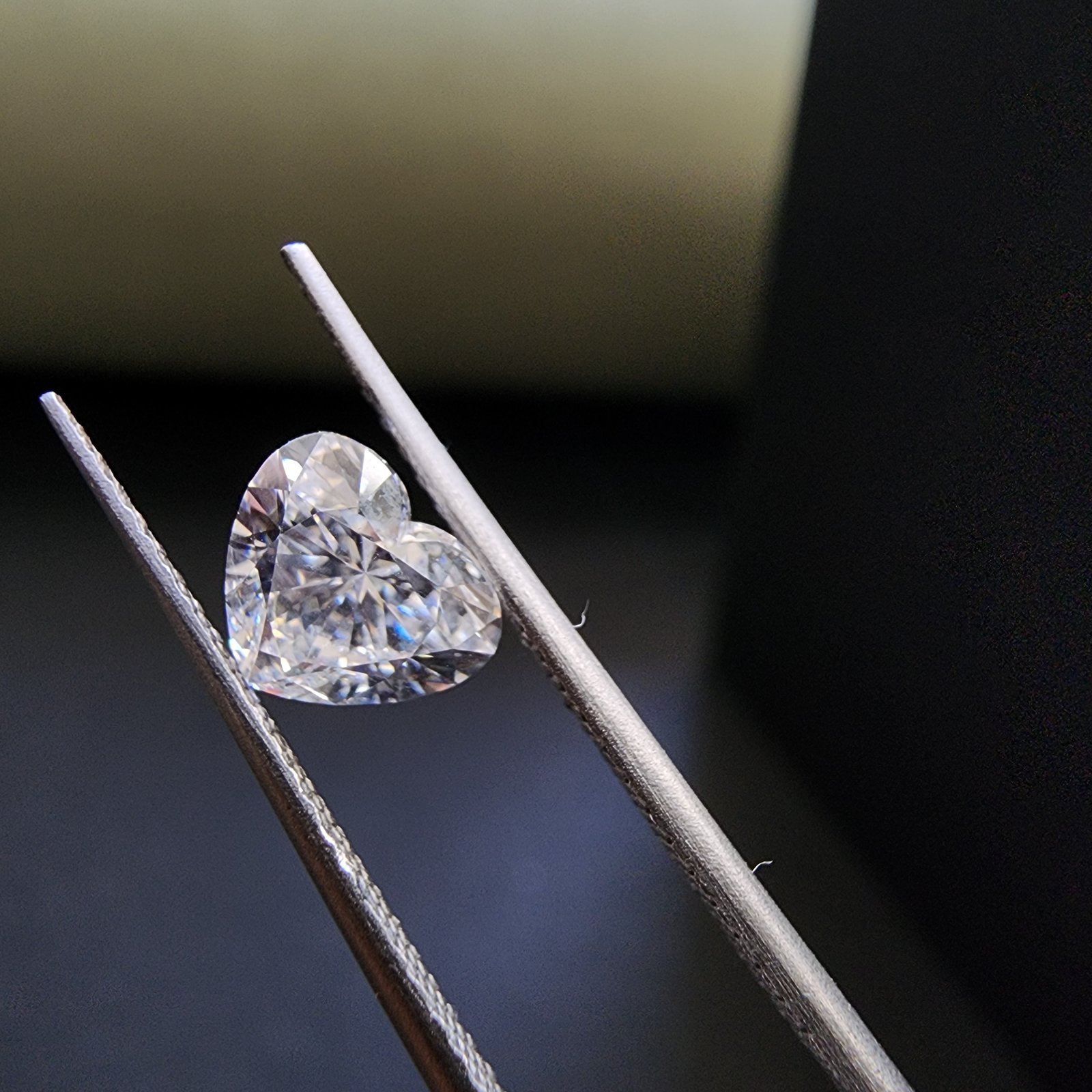 Charm 0.87CT Heart Cut Lab Grown Filled Diamond IGI Certified